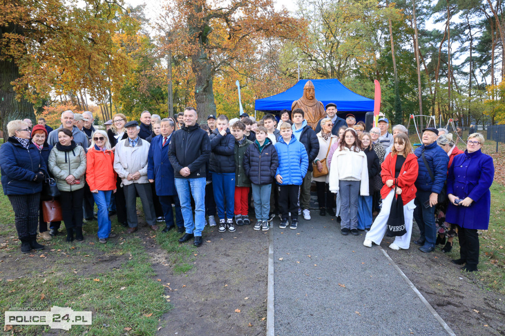 W Mścięcinie odsłonięto rzeźbę Mściwoja