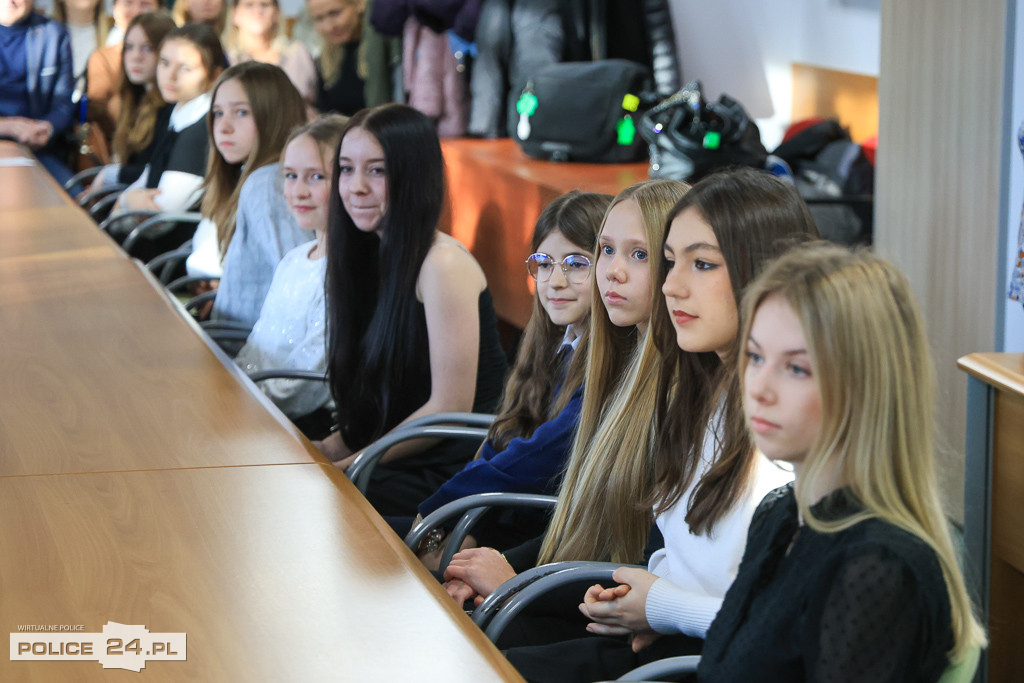 Stypendia dla młodych artystek