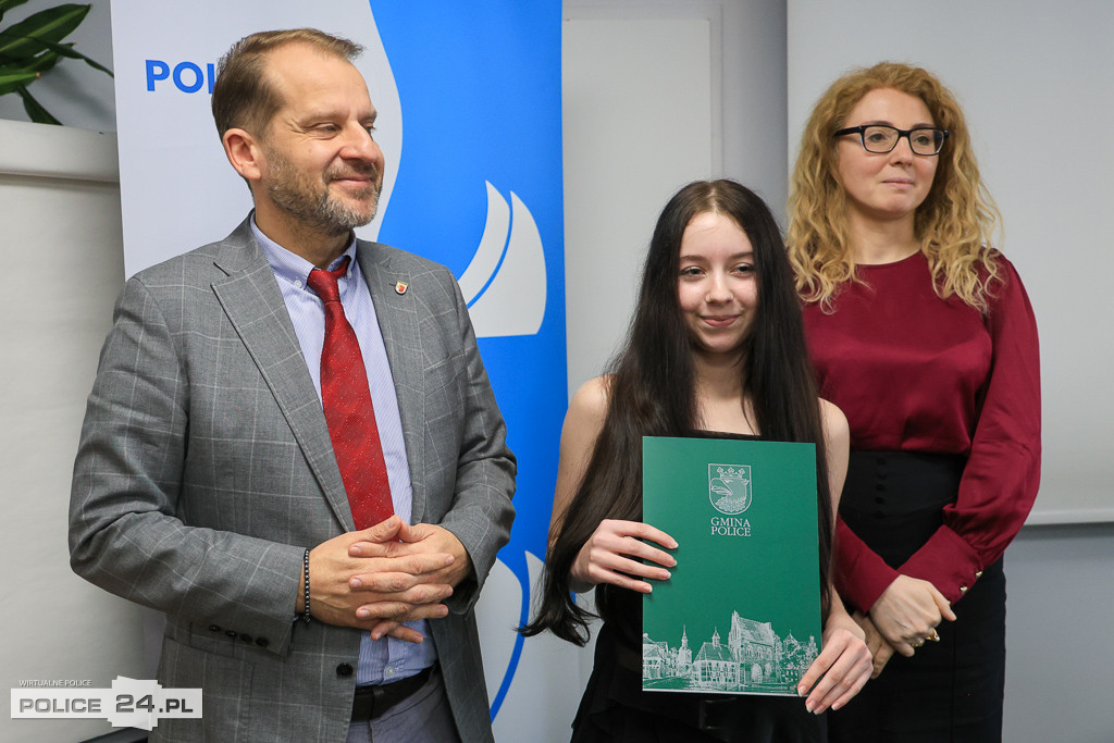 Stypendia dla młodych artystek