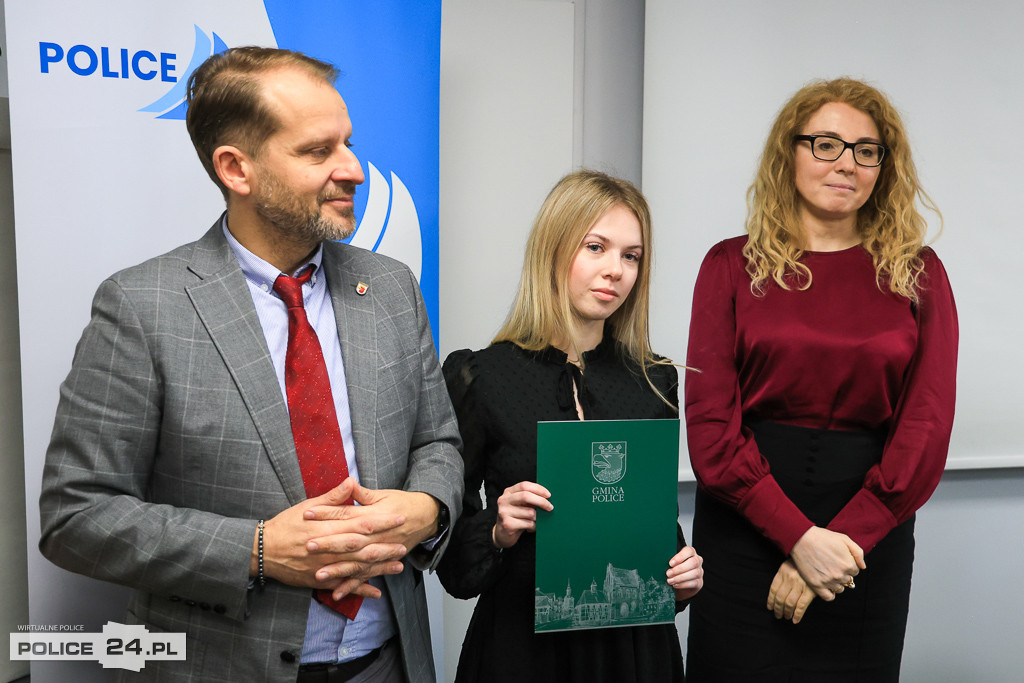 Stypendia dla młodych artystek