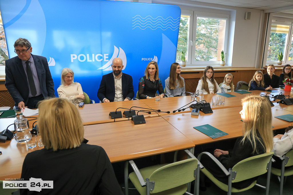 Stypendia dla młodych artystek