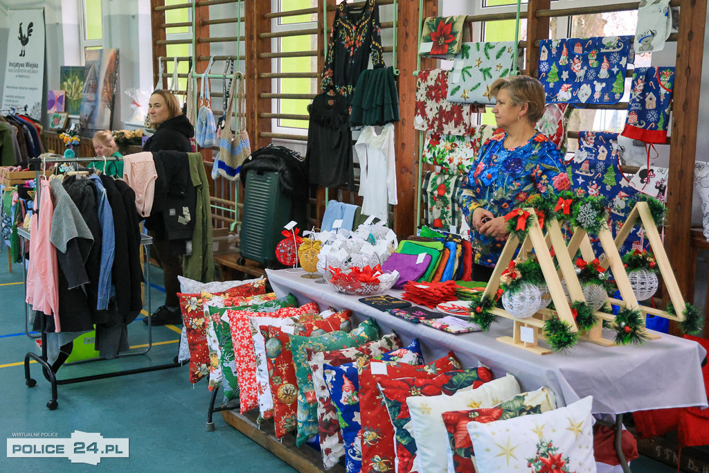 Mikołajkowy Babski Targ w Niekłończycy