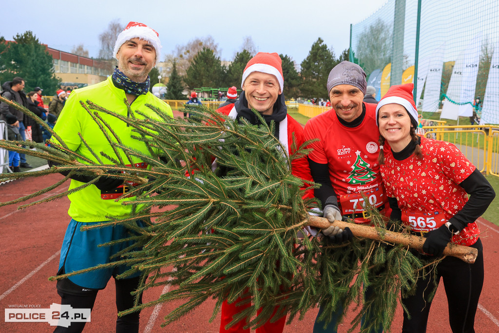 Świąteczna Sztafeta z choinką