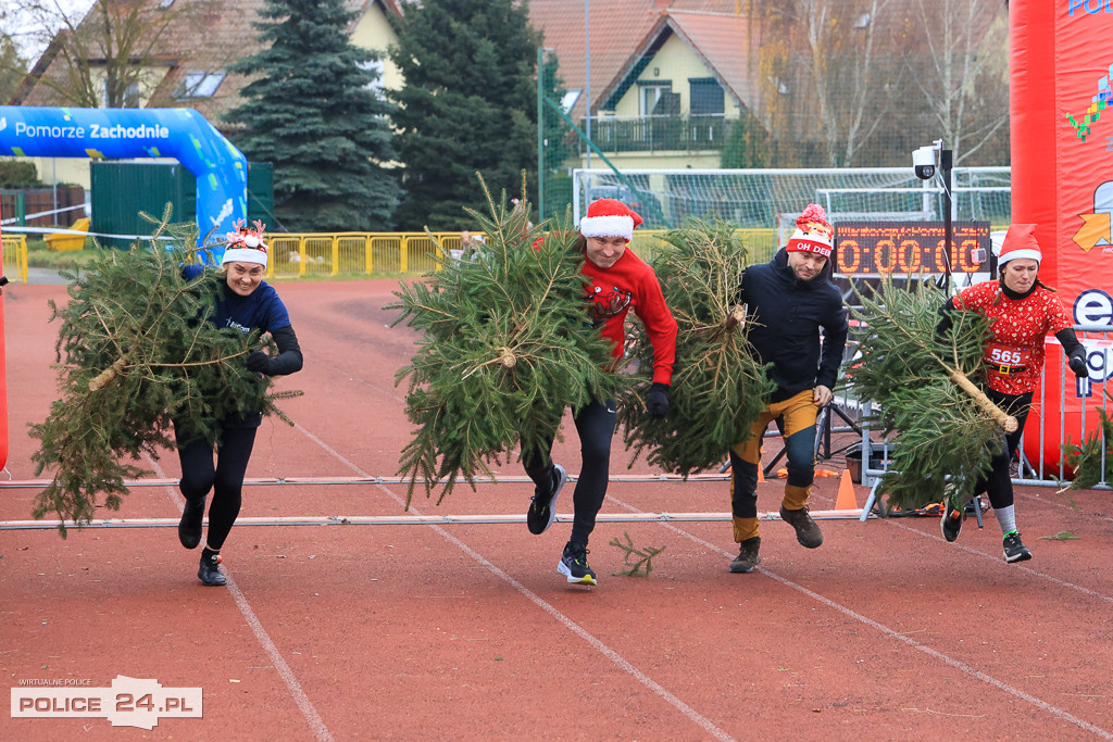 Świąteczna Sztafeta z choinką