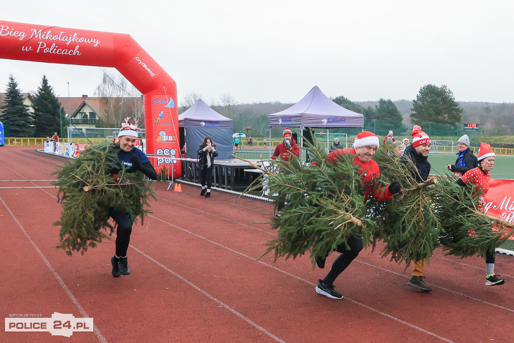 Świąteczna Sztafeta z choinką