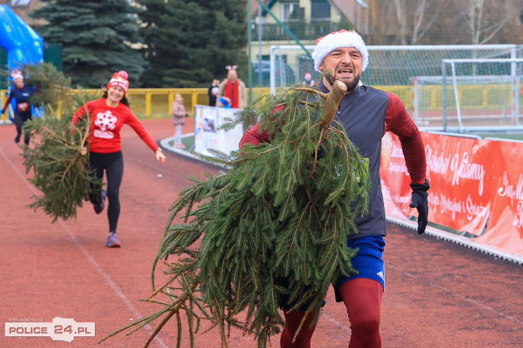 Świąteczna Sztafeta z choinką