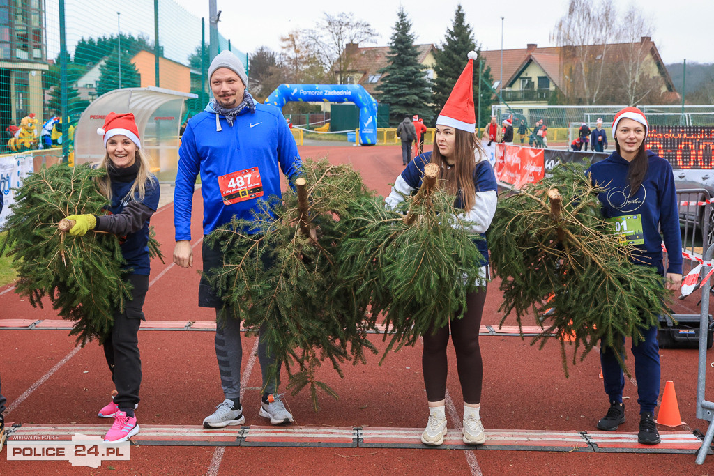 Świąteczna Sztafeta z choinką