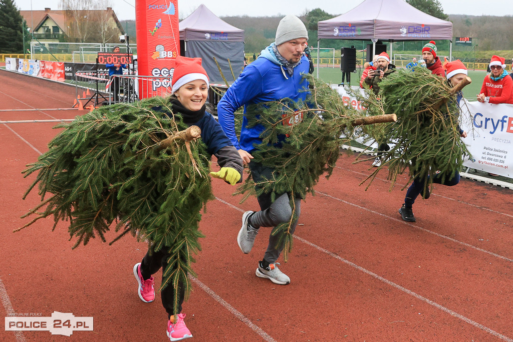 Świąteczna Sztafeta z choinką