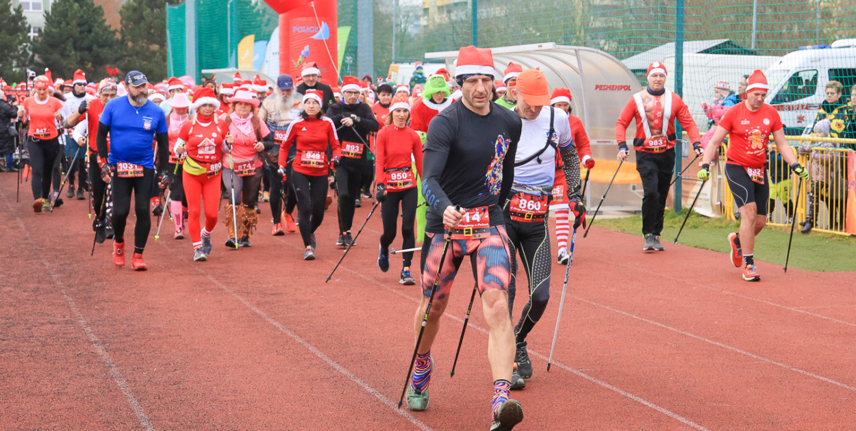 Nordic walking na XIII Biegu Mikołajkowym w Policach