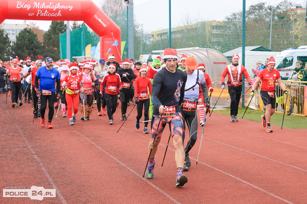Nordic walking na XIII Biegu Mikołajkowym w Policach