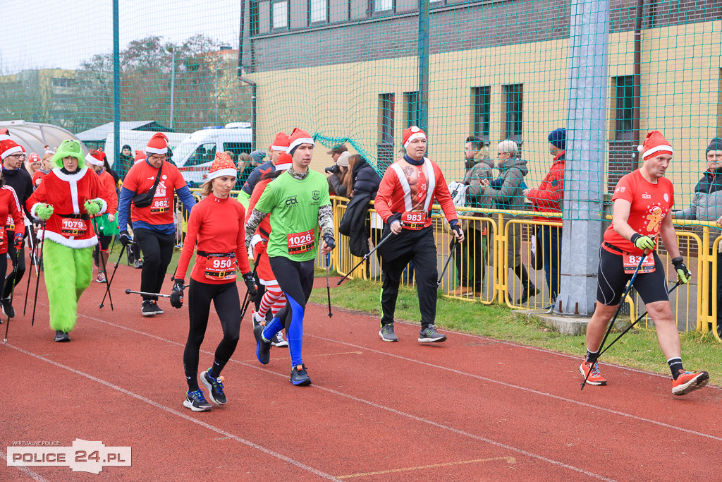 Nordic walking na XIII Biegu Mikołajkowym w Policach