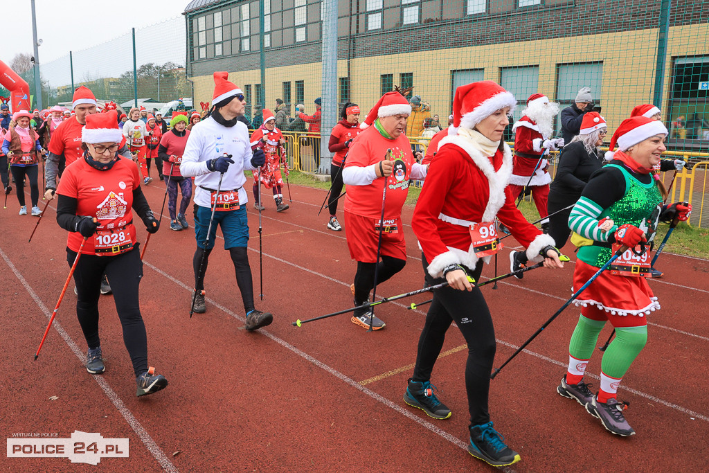 Nordic walking na XIII Biegu Mikołajkowym w Policach