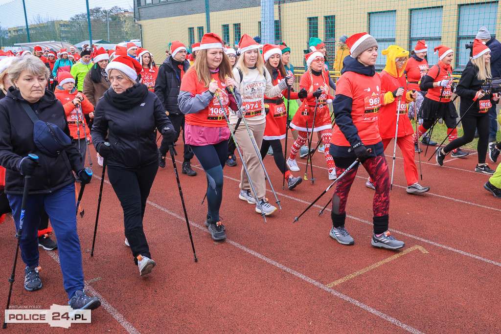 Nordic walking na XIII Biegu Mikołajkowym w Policach