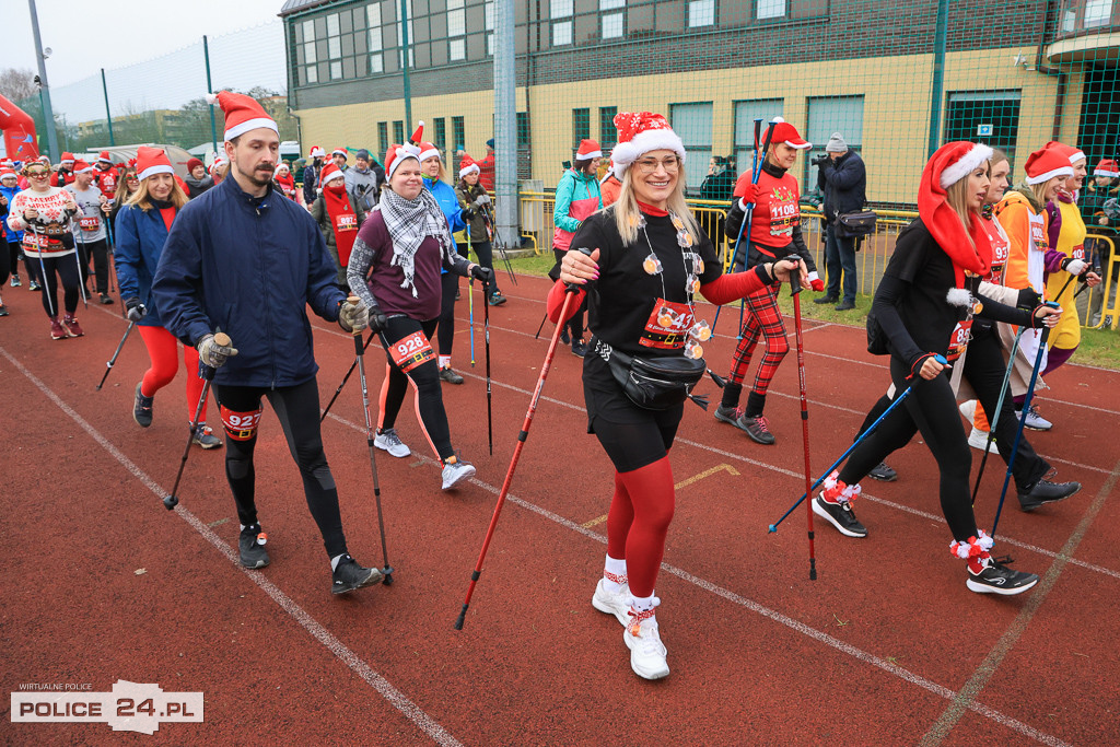 Nordic walking na XIII Biegu Mikołajkowym w Policach