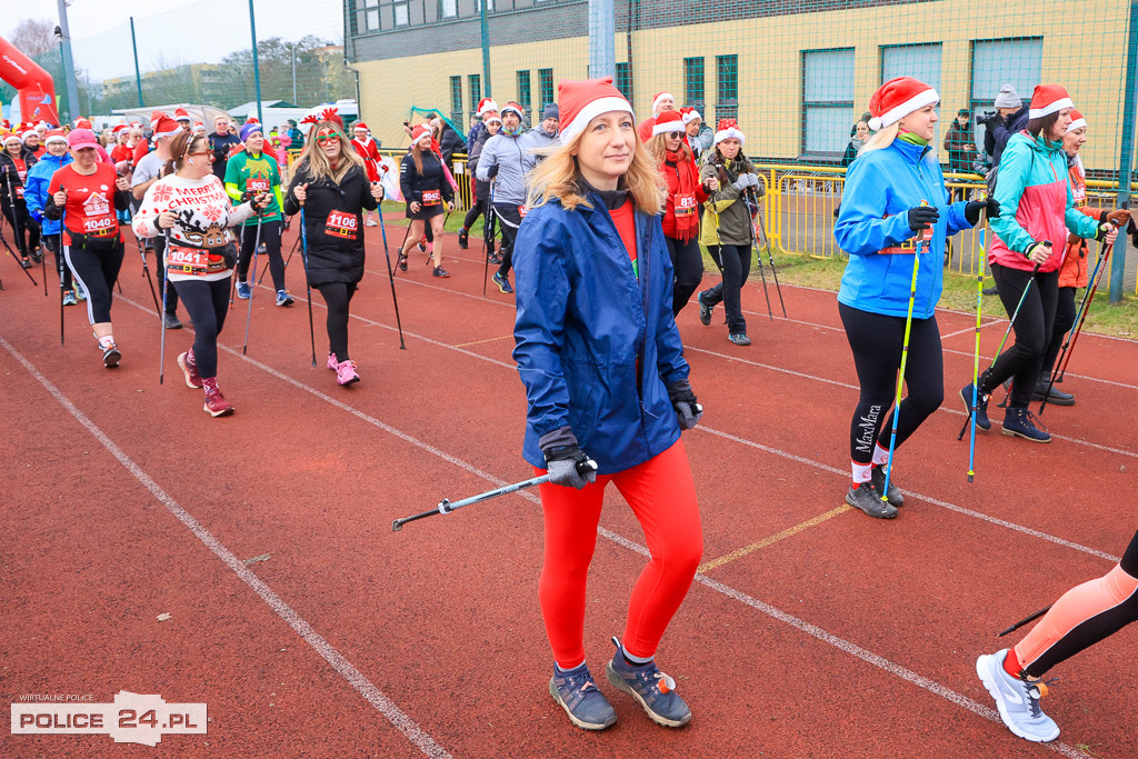 Nordic walking na XIII Biegu Mikołajkowym w Policach