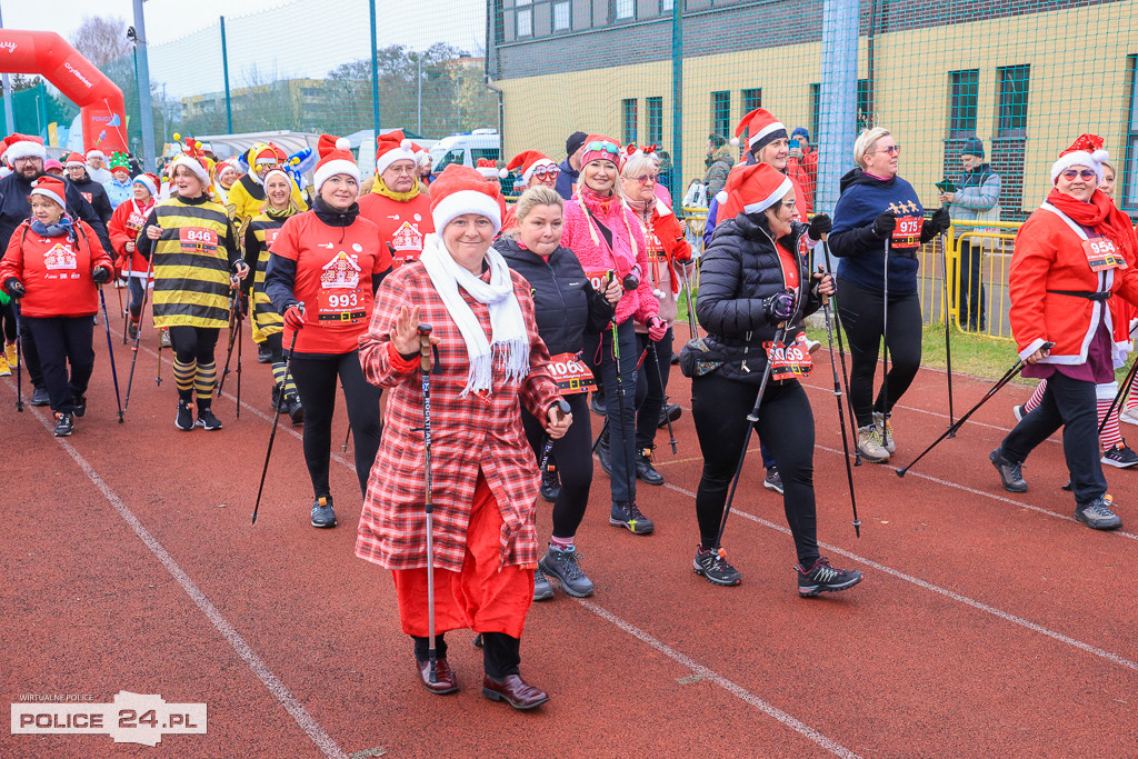 Nordic walking na XIII Biegu Mikołajkowym w Policach