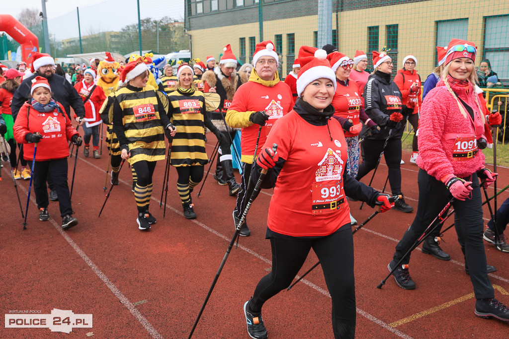Nordic walking na XIII Biegu Mikołajkowym w Policach