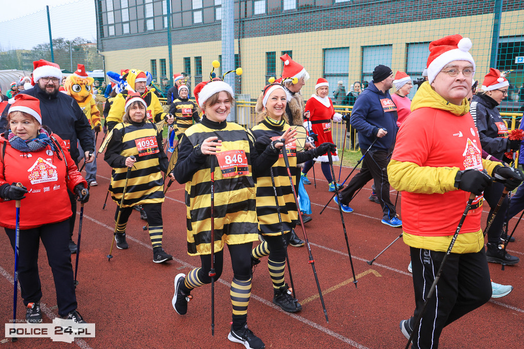 Nordic walking na XIII Biegu Mikołajkowym w Policach