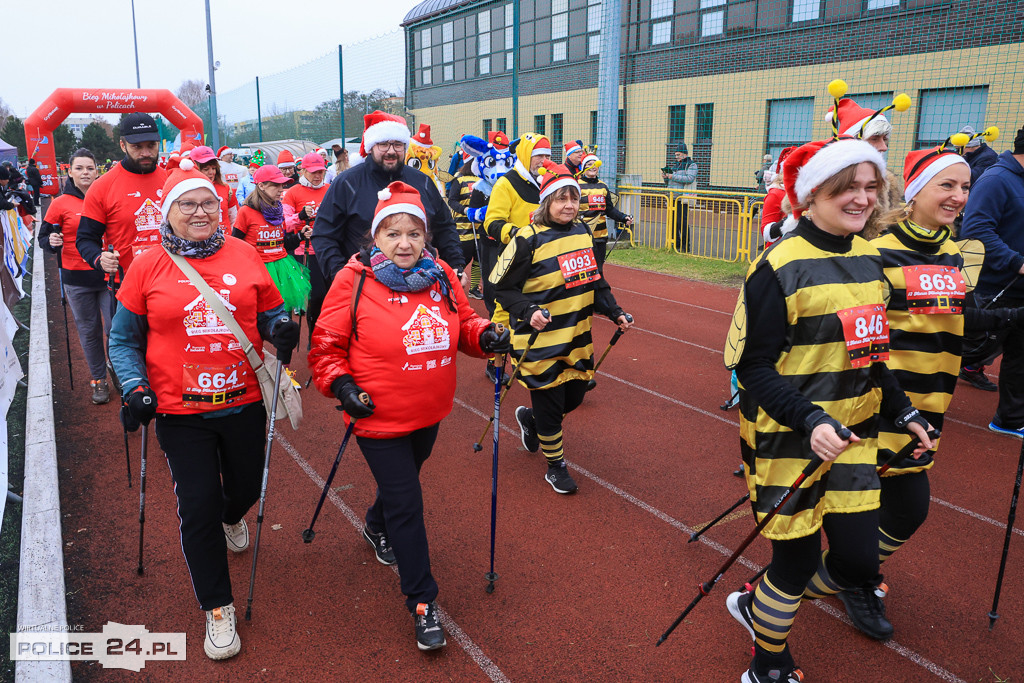 Nordic walking na XIII Biegu Mikołajkowym w Policach