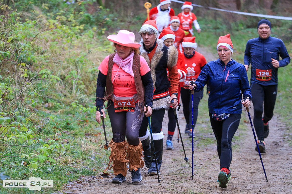 Nordic walking na XIII Biegu Mikołajkowym w Policach