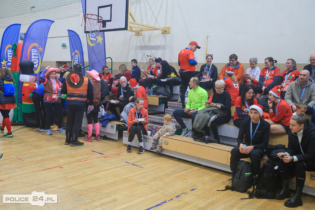 Nordic walking na XIII Biegu Mikołajkowym w Policach