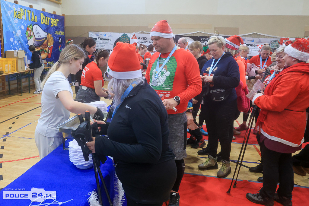 Nordic walking na XIII Biegu Mikołajkowym w Policach