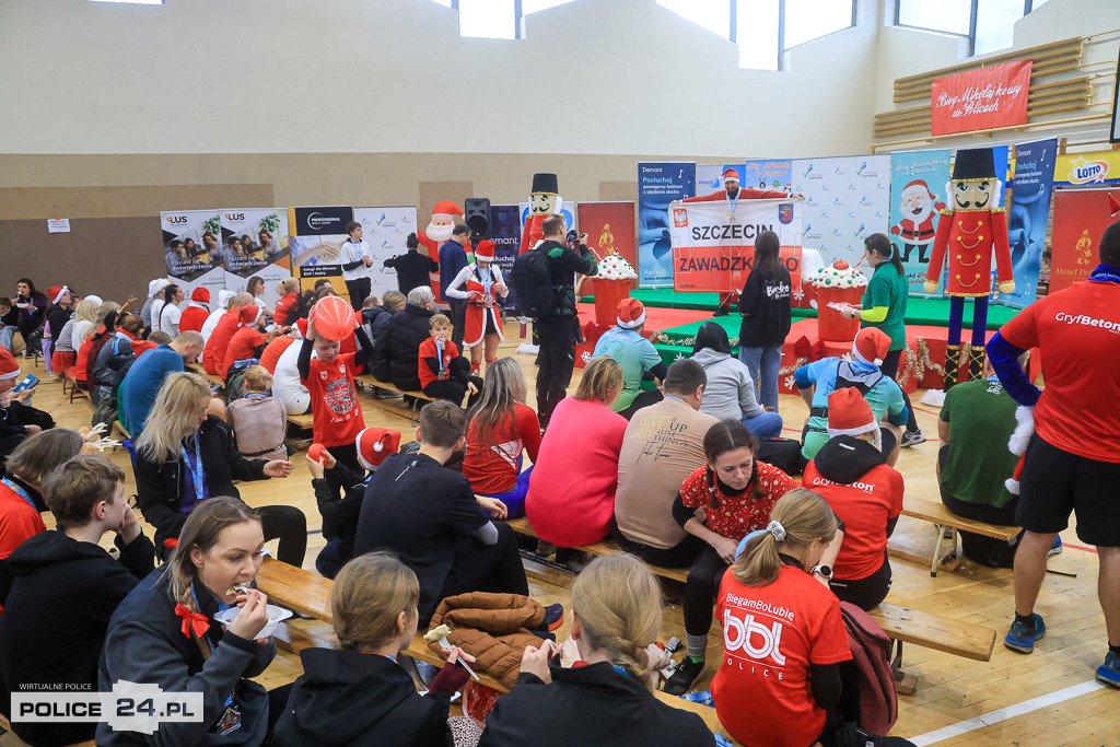 Nordic walking na XIII Biegu Mikołajkowym w Policach