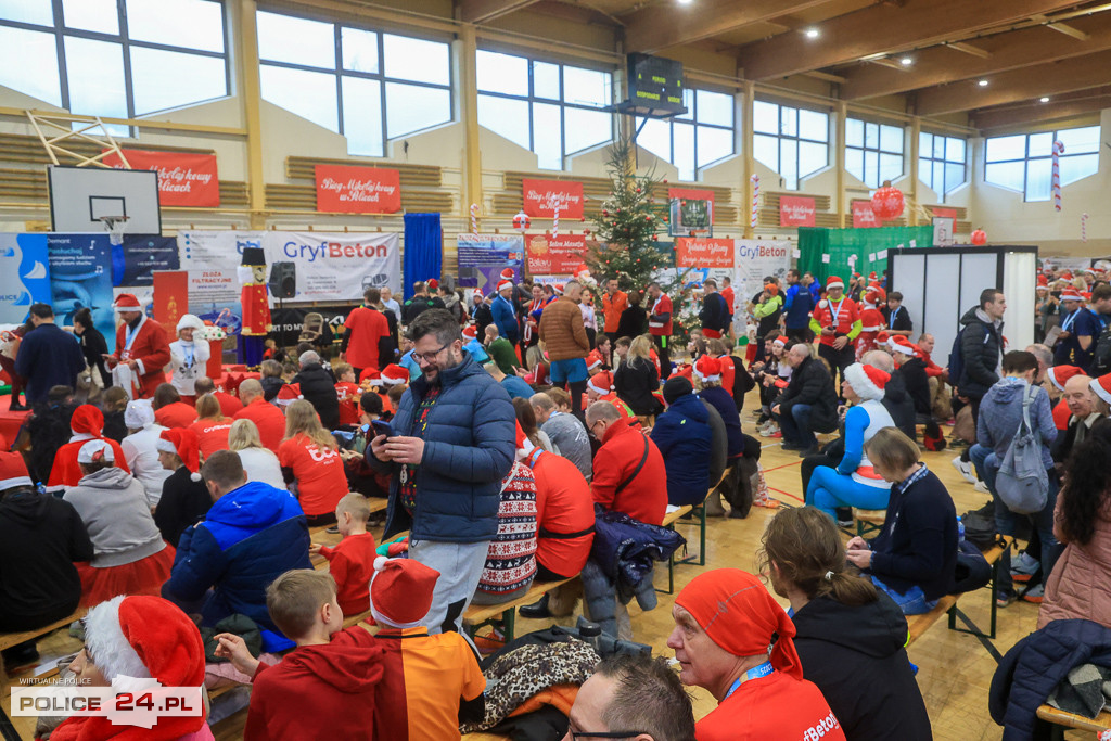 Nordic walking na XIII Biegu Mikołajkowym w Policach