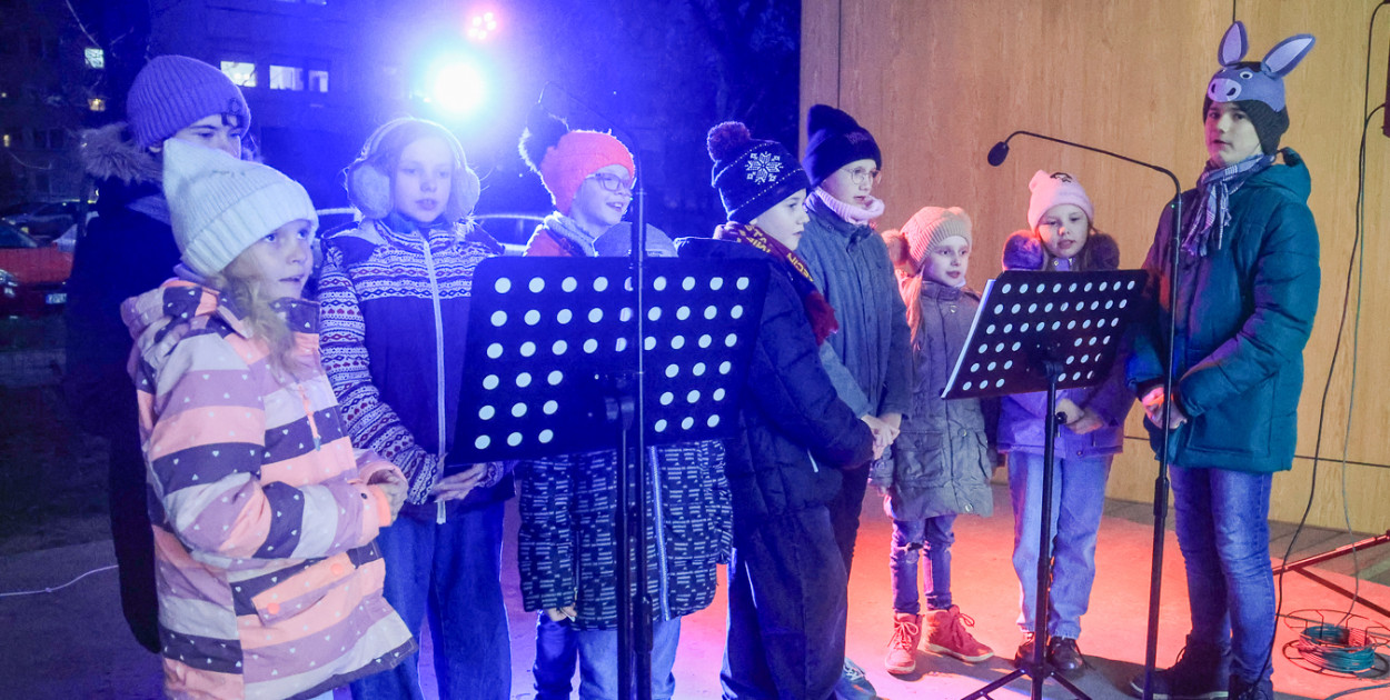 Spotkanie wigilijne i wspólne kolędowanie Znak pokoju