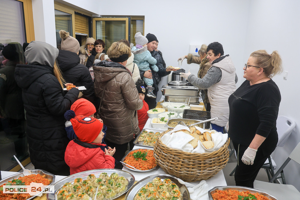 Spotkanie wigilijne i wspólne kolędowanie Znak pokoju