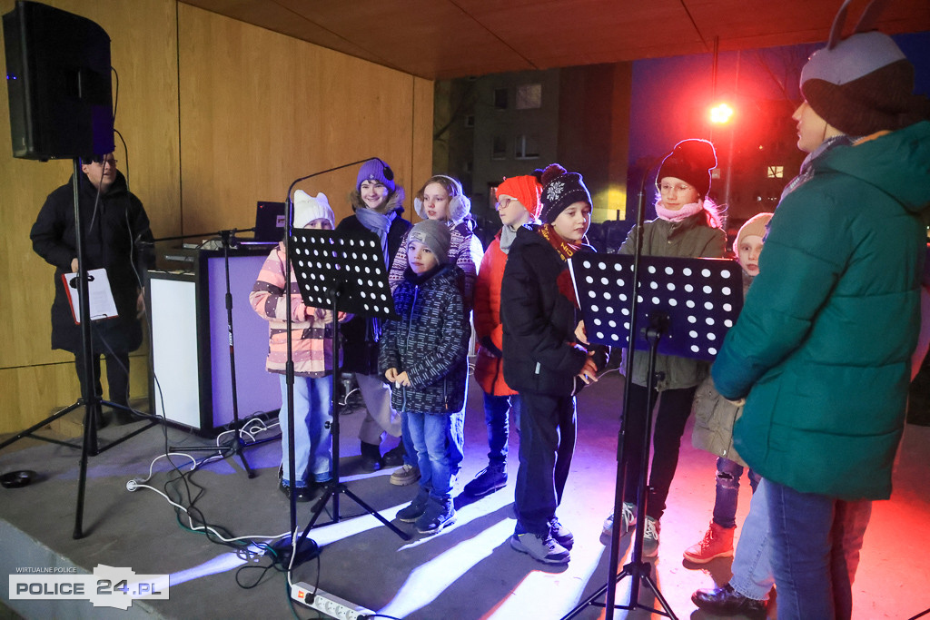 Spotkanie wigilijne i wspólne kolędowanie Znak pokoju