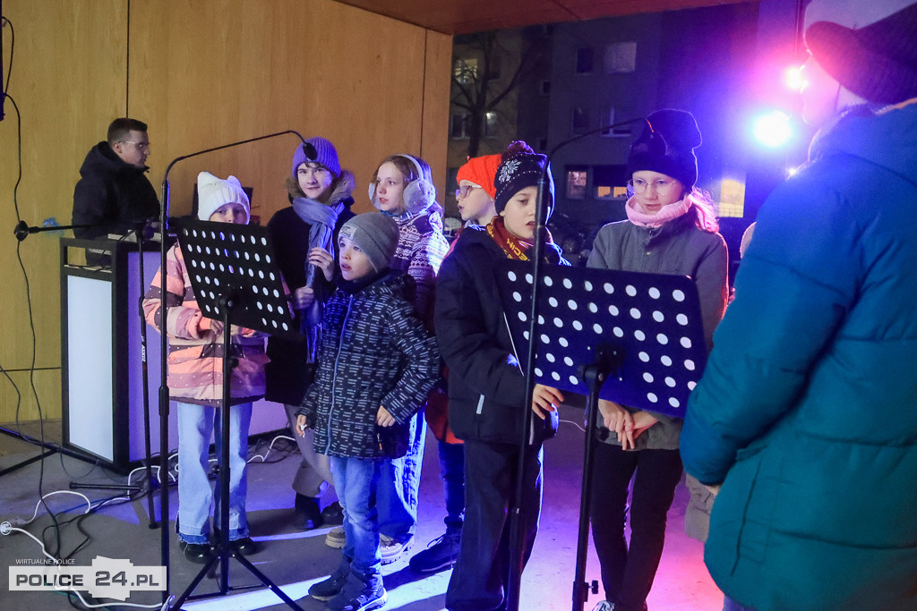 Spotkanie wigilijne i wspólne kolędowanie Znak pokoju