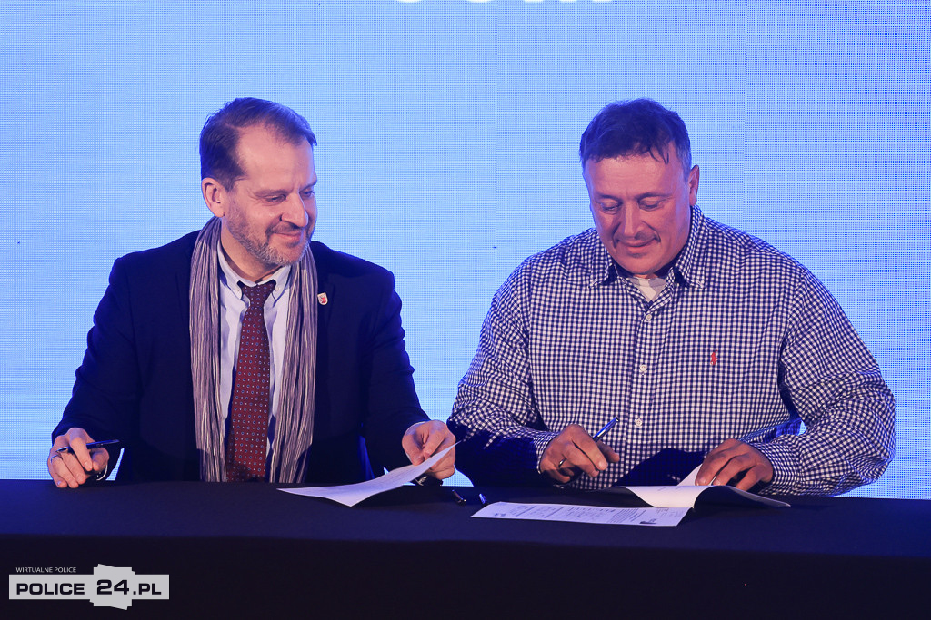 Karta Mieszkańca Gminy Police: podpisano pierwsze umowy z partnerami