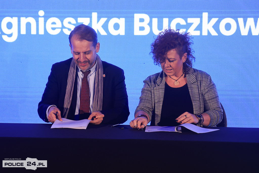 Karta Mieszkańca Gminy Police: podpisano pierwsze umowy z partnerami