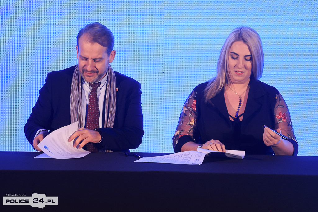 Karta Mieszkańca Gminy Police: podpisano pierwsze umowy z partnerami