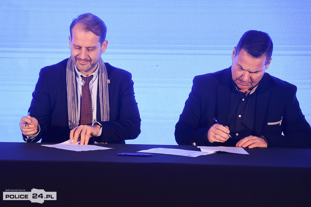 Karta Mieszkańca Gminy Police: podpisano pierwsze umowy z partnerami