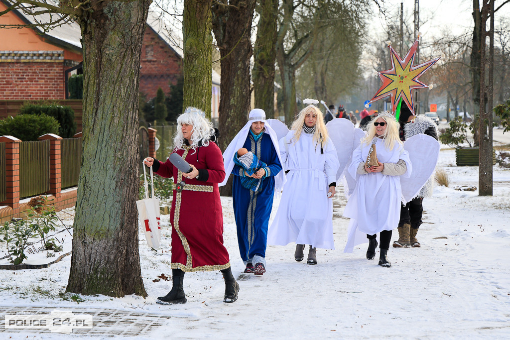 Kolędnicy w Niekłończycy. Dawna tradycja wraca