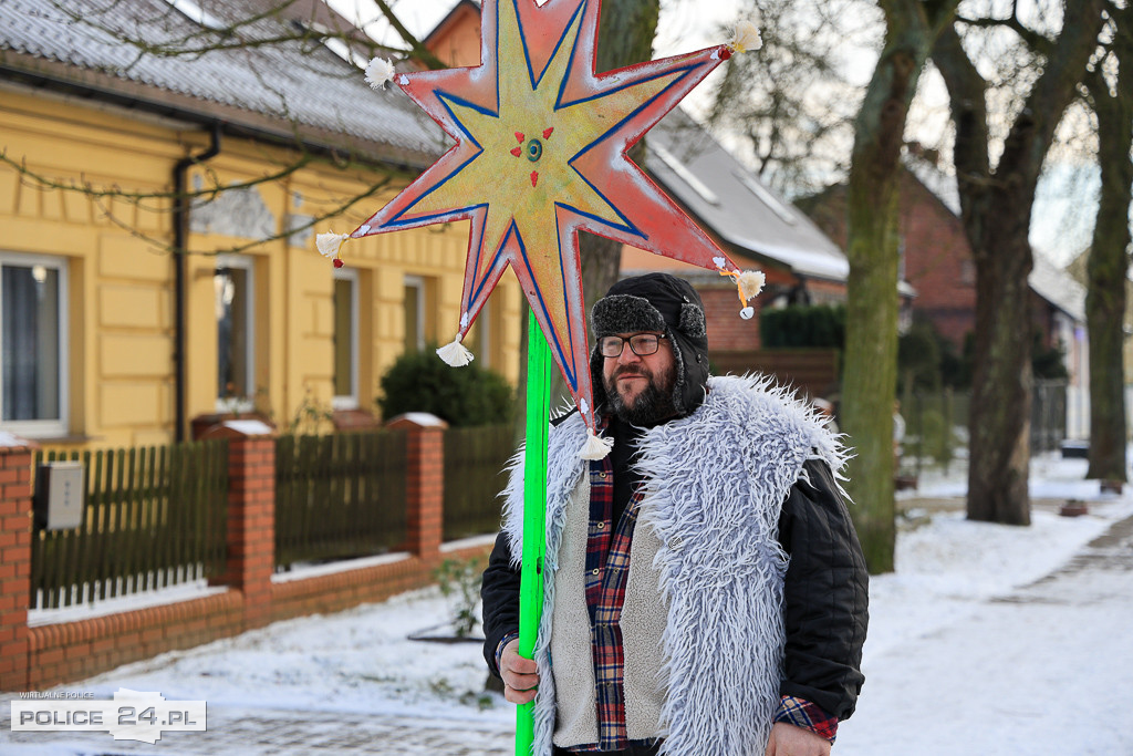 Kolędnicy w Niekłończycy. Dawna tradycja wraca