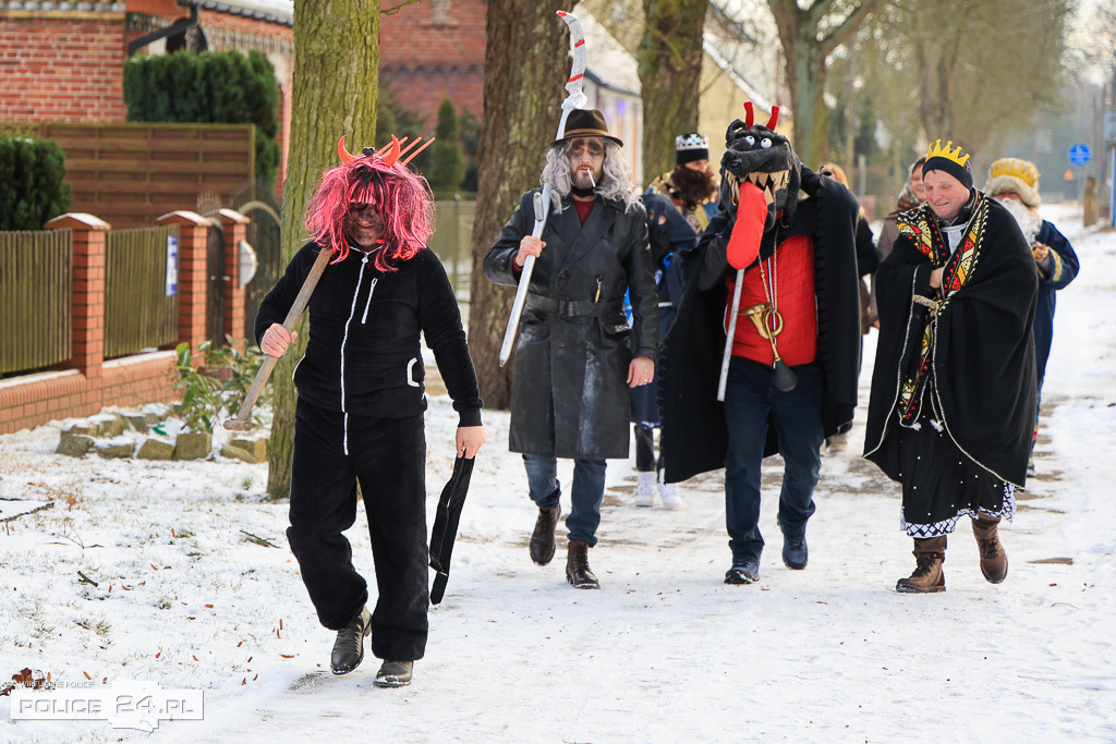 Kolędnicy w Niekłończycy. Dawna tradycja wraca