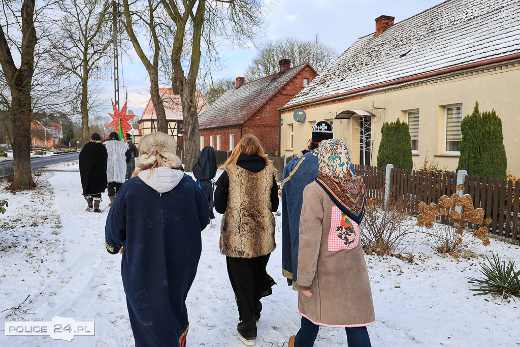 Kolędnicy w Niekłończycy. Dawna tradycja wraca