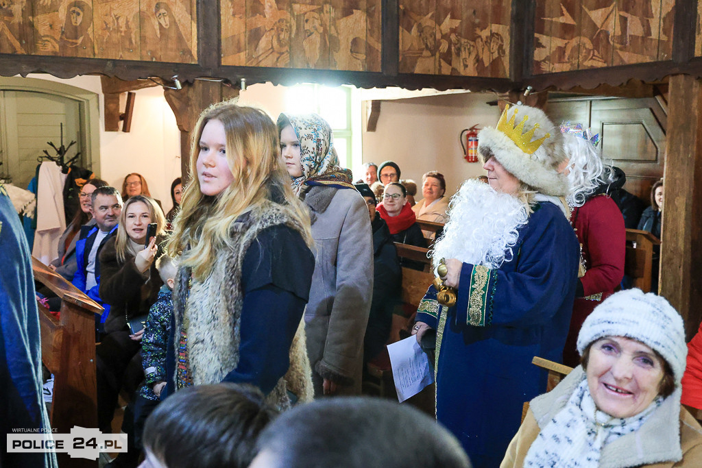 Kolędnicy w Niekłończycy. Dawna tradycja wraca