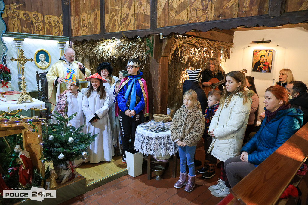 Kolędnicy w Niekłończycy. Dawna tradycja wraca