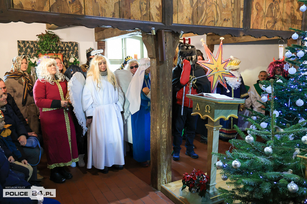 Kolędnicy w Niekłończycy. Dawna tradycja wraca