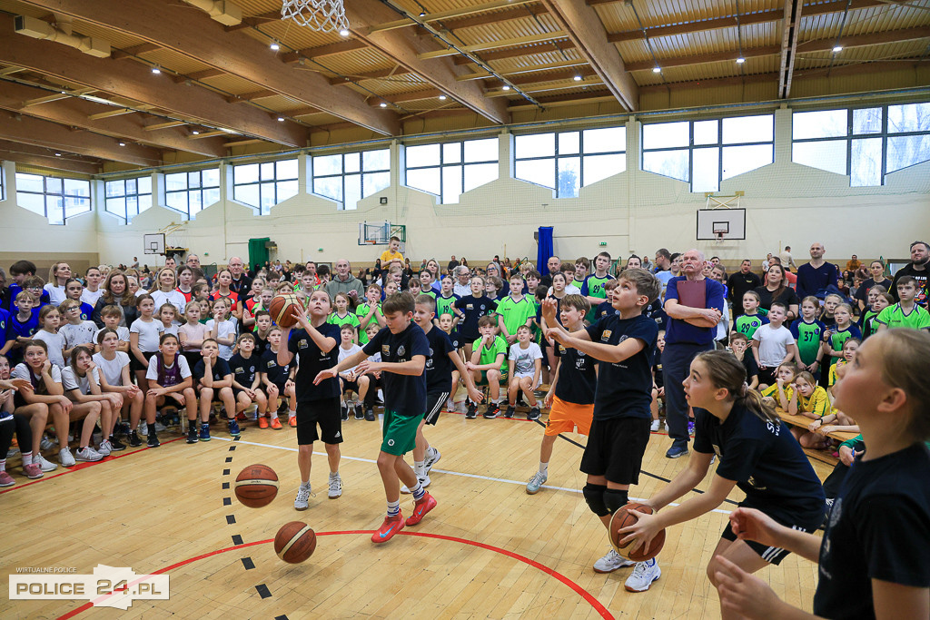 Turniej Gier i Zabaw Ruchowych o Puchar Burmistrza Polic