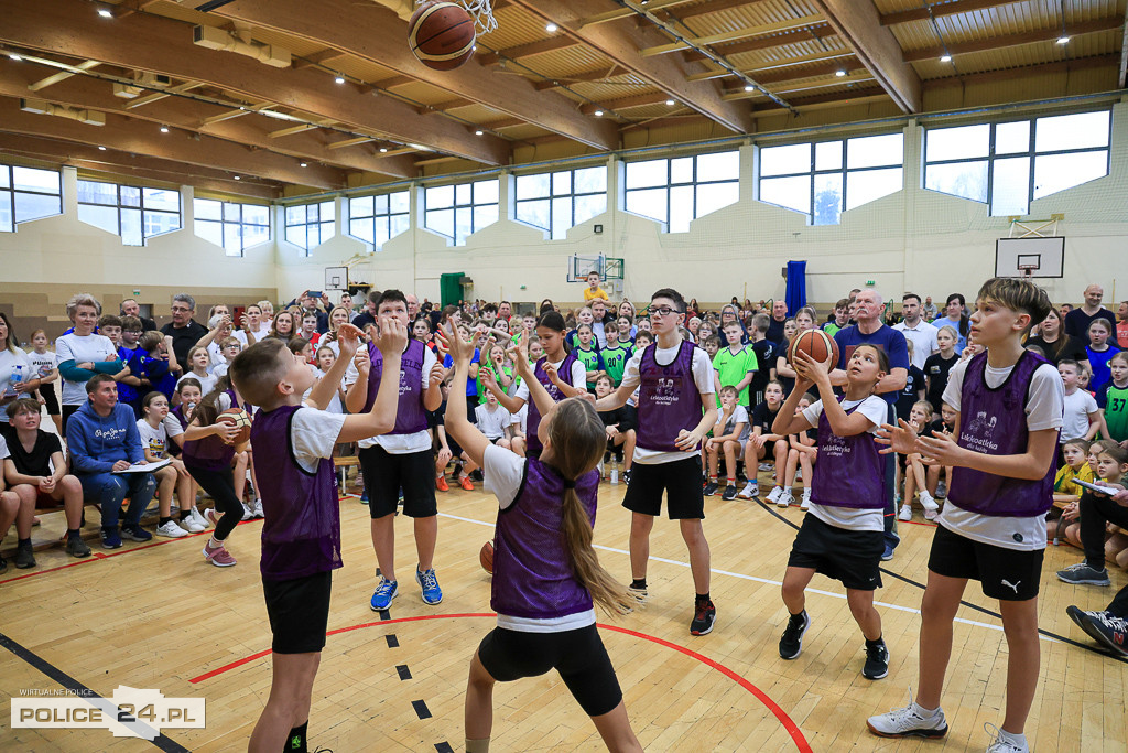 Turniej Gier i Zabaw Ruchowych o Puchar Burmistrza Polic