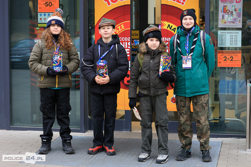 WOŚP w Policach. Wolontariusze kwestują na ulicach