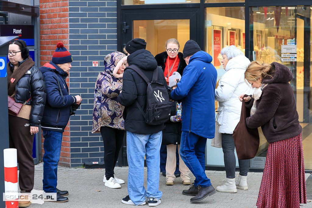 WOŚP w Policach. Wolontariusze kwestują na ulicach