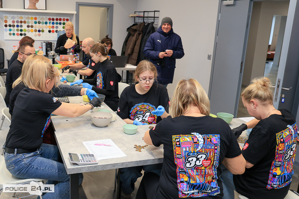 WOŚP w Policach. Wolontariusze kwestują na ulicach