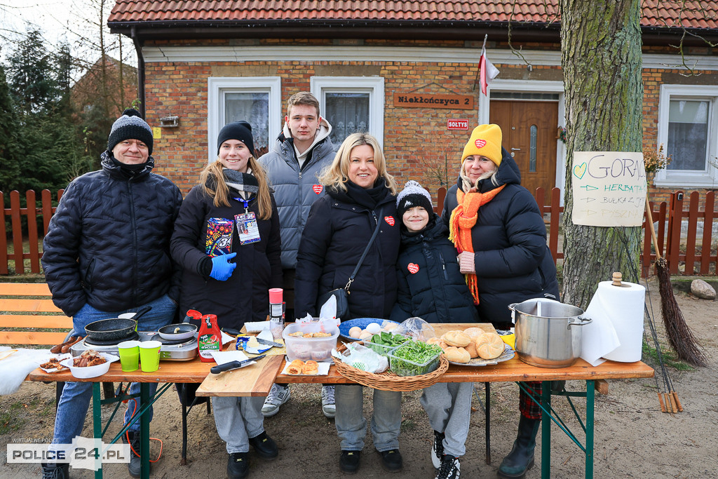 WOŚP. Burger Wiejski i zupa z „koksownika” w Niekłończycy