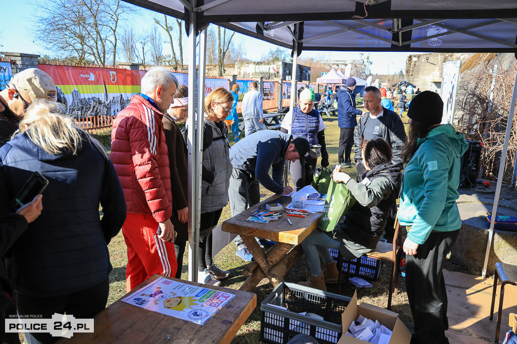 Tropem Wilczym w Policach
